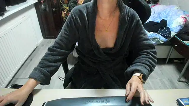 Snapshot of minoesje37 chatting on September 28, 2025, 7:19 pm minoesje37 online show from September 28, 2025, 7:19 pm