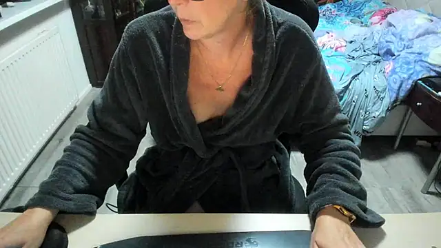 Snapshot of minoesje37 chatting on October 2, 2025, 7:21 pm minoesje37 online show from October 2, 2025, 7:21 pm