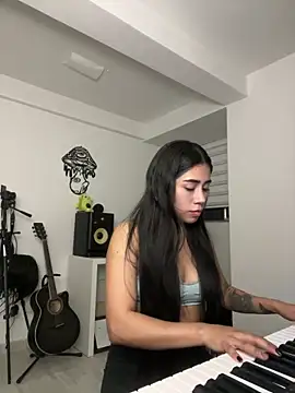 aimi art1 online show from September 12, 2025, 1:28 am