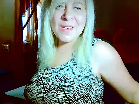 Snapshot of AgoniA7 chatting on May 16, 2026, 6:43 am AgoniA7 online show from May 16, 2026, 6:43 am
