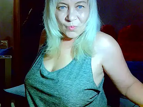 Snapshot of AgoniA7 chatting on June 12, 2026, 6:29 pm AgoniA7 online show from June 12, 2026, 6:29 pm