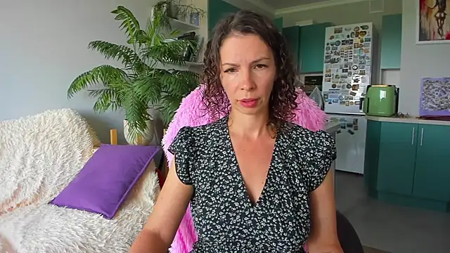 Snapshot of ChristinaGlory chatting on July 15, 2026, 9:47 am ChristinaGlory online show from July 15, 2026, 9:47 am