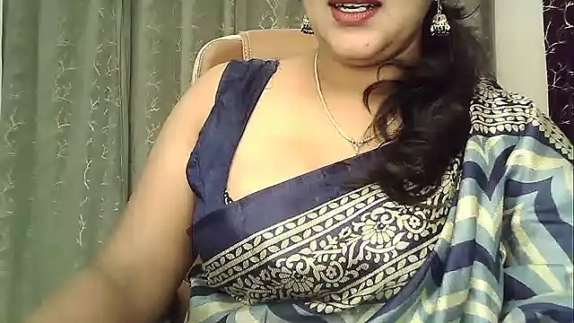 Snapshot of Spandana_Sweety chatting on July 7, 2026, 7:23 am Spandana Sweety online show from July 7, 2026, 7:23 am