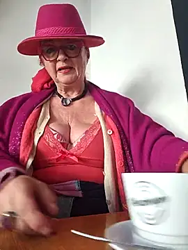 MucMilf59 online show from November 5, 2025, 9:42 am