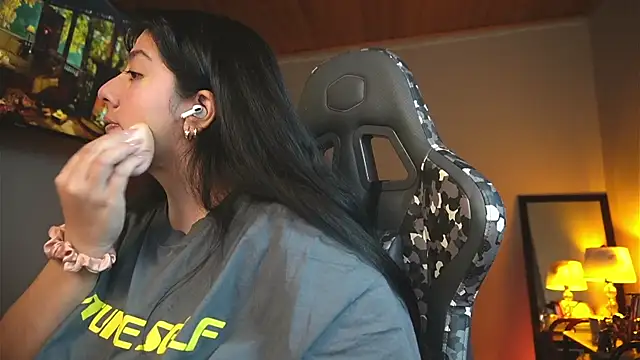 coraline latin online show from March 21, 2025, 9:34 pm