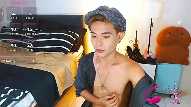 Snapshot of WildestTwink chatting on June 19, 2026, 1:37 pm WildestTwink online show from June 19, 2026, 1:37 pm
