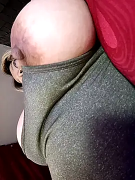 Honey Lucy1 online show from September 27, 2025, 10:37 pm