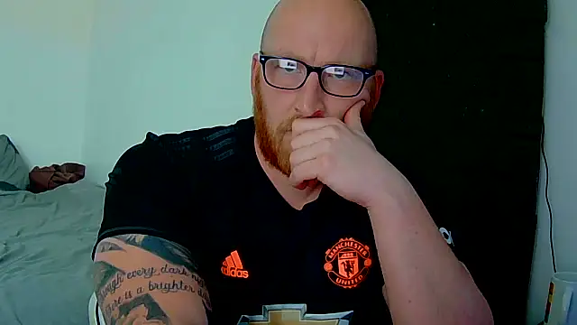 Snapshot of Tilerdadbod chatting on May 18, 2026, 3:51 pm Tilerdadbod online show from May 18, 2026, 3:51 pm