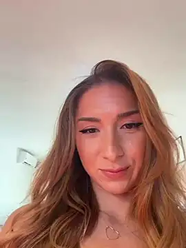 Snapshot of StracciaStella- chatting on June 19, 2026, 4:44 pm StracciaStella- online show from June 19, 2026, 4:44 pm
