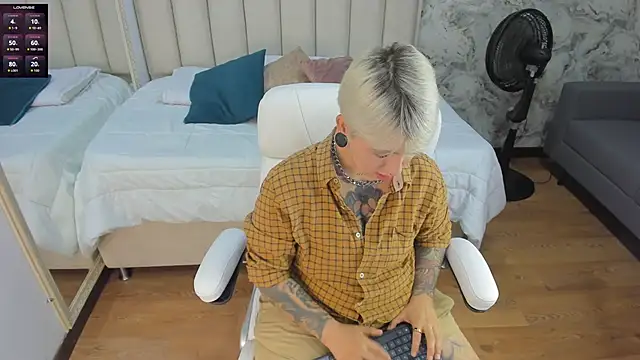 amy ink online show from November 6, 2025, 11:22 am