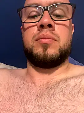 AlejoStrep online show from November 20, 2025, 5:40 am