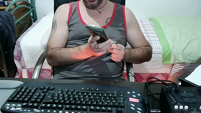 Snapshot of Italian_dark_desire chatting on November 18, 2025, 9:58 am Italian dark desire online show from November 18, 2025, 9:58 am