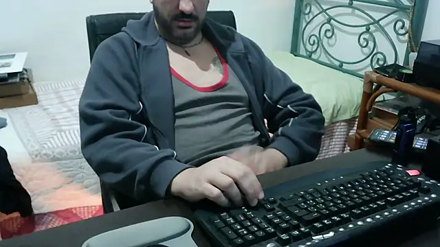 Snapshot of Italian_dark_desire chatting on November 28, 2025, 10:07 am Italian dark desire online show from November 28, 2025, 10:07 am