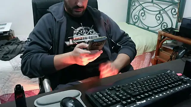 Snapshot of Italian_dark_desire chatting on November 29, 2025, 10:29 am Italian dark desire online show from November 29, 2025, 10:29 am