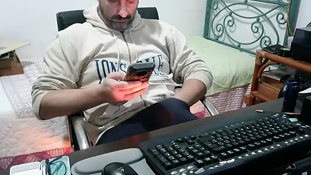 Snapshot of Italian_dark_desire chatting on December 17, 2025, 5:08 pm Italian dark desire online show from December 17, 2025, 5:08 pm