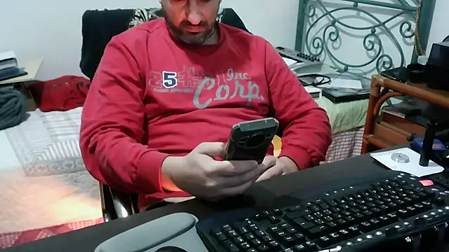 Snapshot of Italian_dark_desire chatting on January 9, 2026, 11:02 am Italian dark desire online show from January 9, 2026, 11:02 am