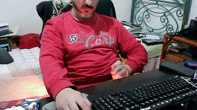 Snapshot of Italian_dark_desire chatting on January 15, 2026, 11:59 am Italian dark desire online show from January 15, 2026, 11:59 am