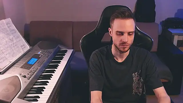 Sweetparker online show from May 2, 2026, 6:35 pm