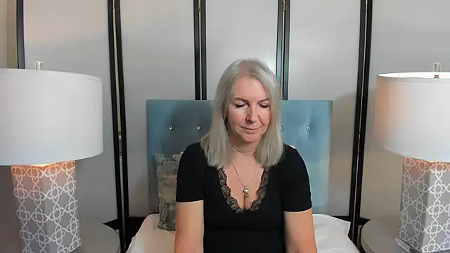 EricaTop online show from December 1, 2025, 5:29 pm