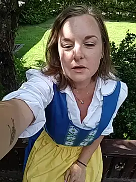 Snapshot of SwedishJennifer chatting on June 19, 2026, 12:20 pm SwedishJennifer online show from June 19, 2026, 12:20 pm