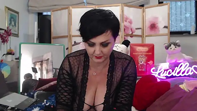 Snapshot of lucillabollente chatting on September 22, 2025, 4:20 pm lucillabollente online show from September 22, 2025, 4:20 pm