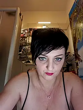 Snapshot of lucillabollente chatting on February 2, 2026, 5:06 am lucillabollente online show from February 2, 2026, 5:06 am