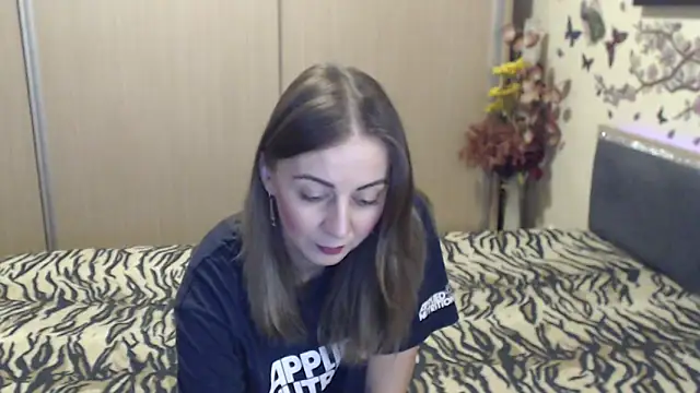 Snapshot of MirabelaSweet chatting on February 13, 2026, 1:07 pm MirabelaSweet online show from February 13, 2026, 1:07 pm