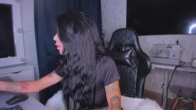 Snapshot of Lisegg_ chatting on January 22, 2025, 9:32 pm Lisegg online show from January 22, 2025, 9:32 pm