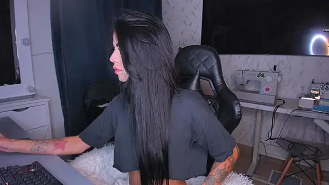 Snapshot of Lisegg_ chatting on February 5, 2025, 4:58 pm Lisegg online show from February 5, 2025, 4:58 pm