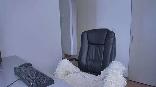 Snapshot of Lisegg_ chatting on February 18, 2025, 4:16 pm Lisegg online show from February 18, 2025, 4:16 pm