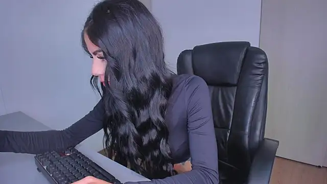 Snapshot of Lisegg_ chatting on February 20, 2025, 2:35 pm Lisegg online show from February 20, 2025, 2:35 pm