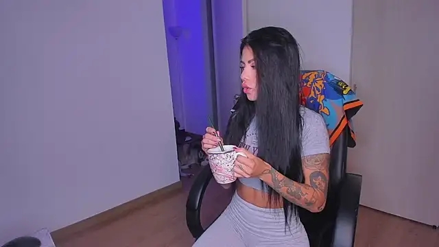 Snapshot of Lisegg_ chatting on September 19, 2025, 10:05 am Lisegg online show from September 19, 2025, 10:05 am