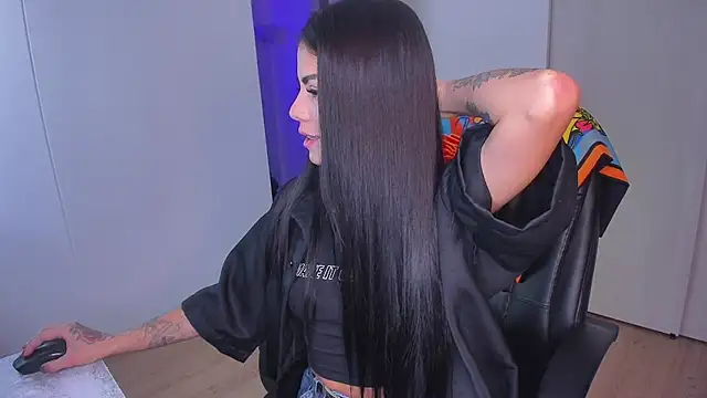 Snapshot of Lisegg_ chatting on October 7, 2025, 10:56 am Lisegg online show from October 7, 2025, 10:56 am