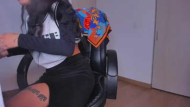 Snapshot of Lisegg_ chatting on October 15, 2025, 9:42 am Lisegg online show from October 15, 2025, 9:42 am