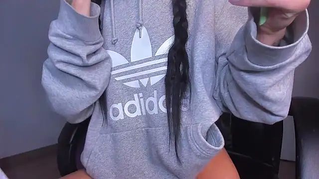 Snapshot of Lisegg_ chatting on December 3, 2025, 10:24 am Lisegg online show from December 3, 2025, 10:24 am