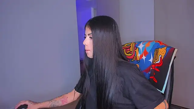 Snapshot of Lisegg_ chatting on January 5, 2026, 6:33 pm Lisegg online show from January 5, 2026, 6:33 pm