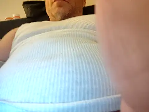 Snapshot of lilpervt chatting on November 4, 2025, 8:24 am lilpervt online show from November 4, 2025, 8:24 am