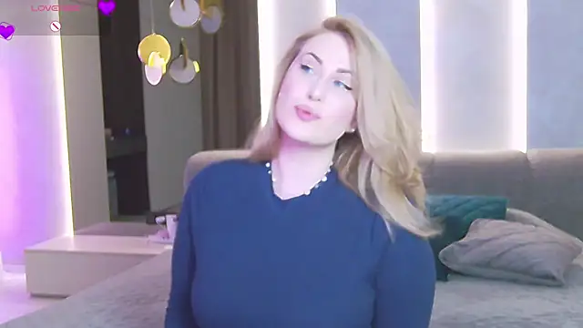 Snapshot of Sinful_Eyes chatting on March 18, 2025, 4:04 am Sinful Eyes online show from March 18, 2025, 4:04 am