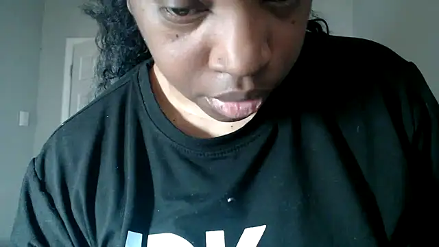 Sexymona1218 online show from September 15, 2025, 3:12 pm