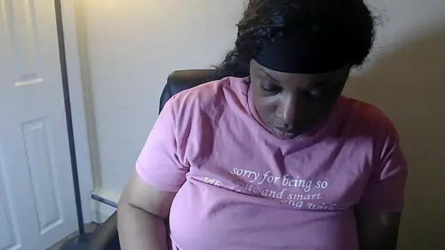Snapshot of Sexymona1218 chatting on July 8, 2026, 6:18 am Sexymona1218 online show from July 8, 2026, 6:18 am