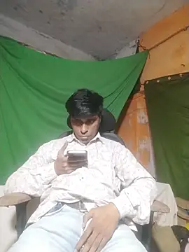 Snapshot of desiboy1101 chatting on December 3, 2025, 3:36 am desiboy1101 online show from December 3, 2025, 3:36 am