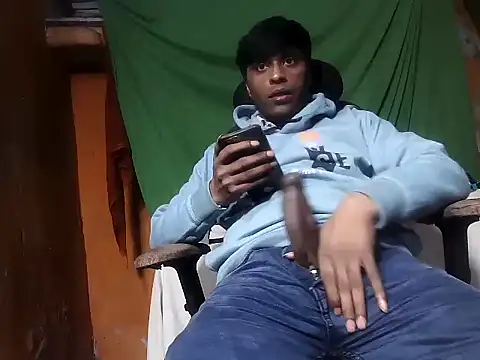 Snapshot of desiboy1101 chatting on December 22, 2025, 2:03 pm desiboy1101 online show from December 22, 2025, 2:03 pm