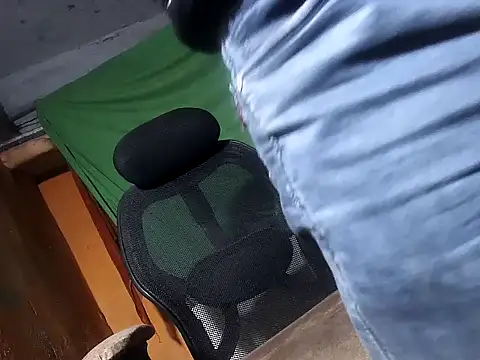 Snapshot of desiboy1101 chatting on January 13, 2026, 1:16 pm desiboy1101 online show from January 13, 2026, 1:16 pm