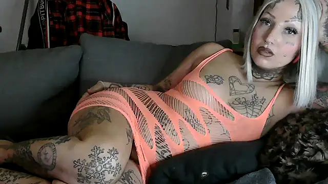 RoxxyInk online show from February 22, 2026, 1:07 am