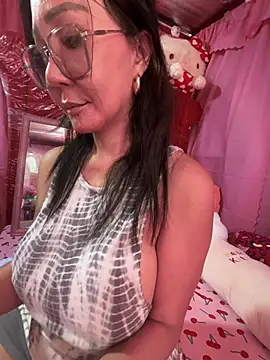 Snapshot of sweetieme chatting on February 26, 2025, 2:04 am sweetieme online show from February 26, 2025, 2:04 am