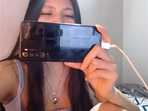 evolet01 online show from December 8, 2024, 6:43 am