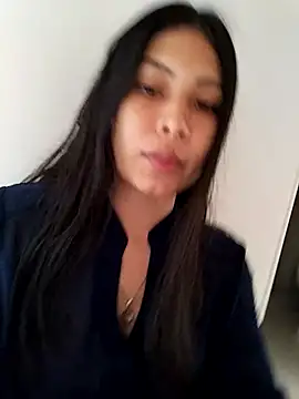 evolet01 online show from February 10, 2025, 7:28 pm