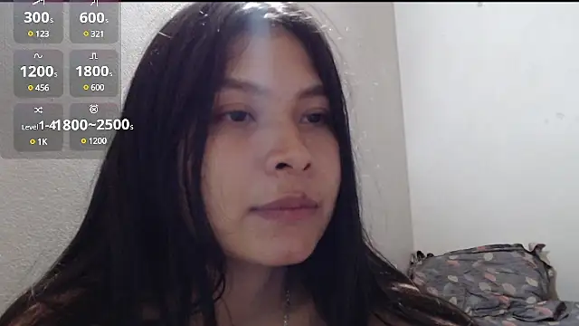 evolet01 online show from February 12, 2025, 11:30 pm