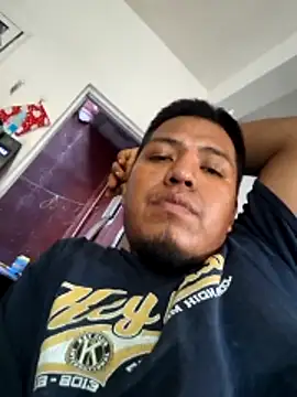 Snapshot of juliopantoja chatting on May 1, 2026, 12:04 am juliopantoja online show from May 1, 2026, 12:04 am