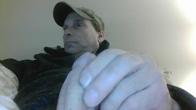 Snapshot of cumhere71 chatting on April 10, 2026, 3:45 am cumhere71 online show from April 10, 2026, 3:45 am